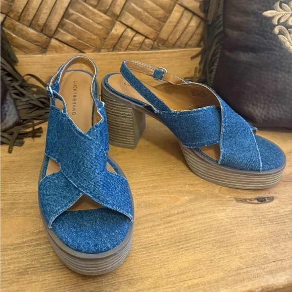 NWOT Lucky Brand Navy Denim 1 Platform Delmie High Heel Sandal Size 9 - Picture 3 of 7
